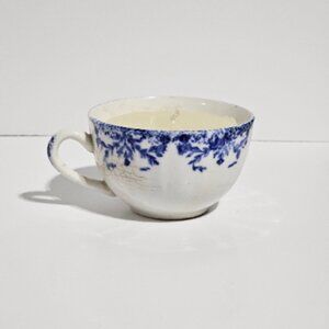 Charming Blue & White Teacup Candle - Vintage Inspired Home Decor